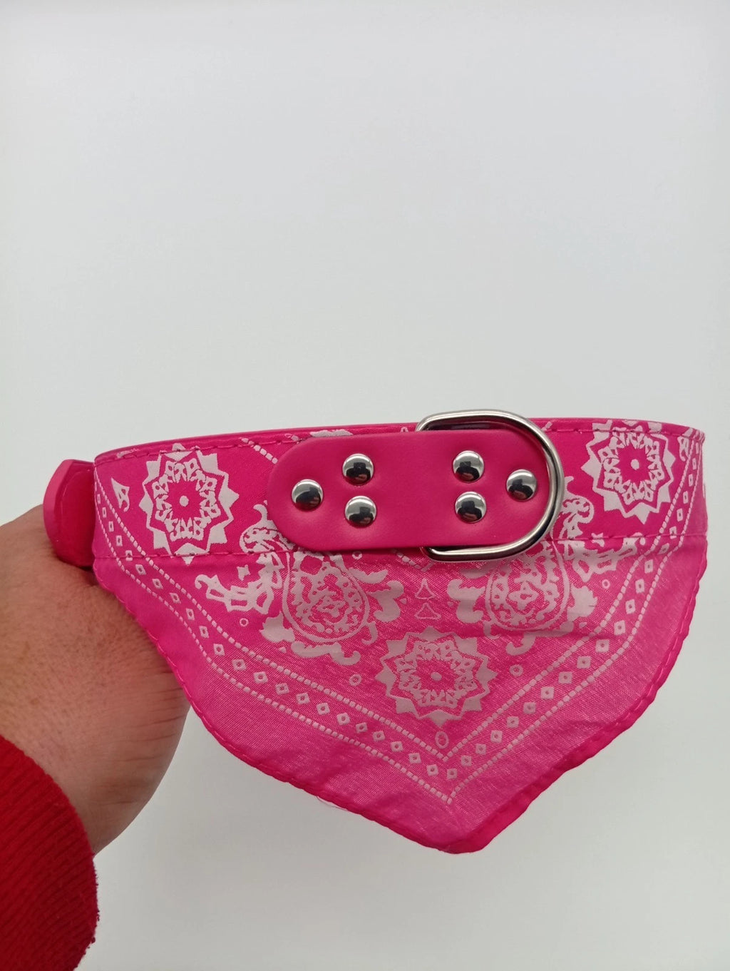 Collier rose avec bandana pour chien – Taille 58 cm