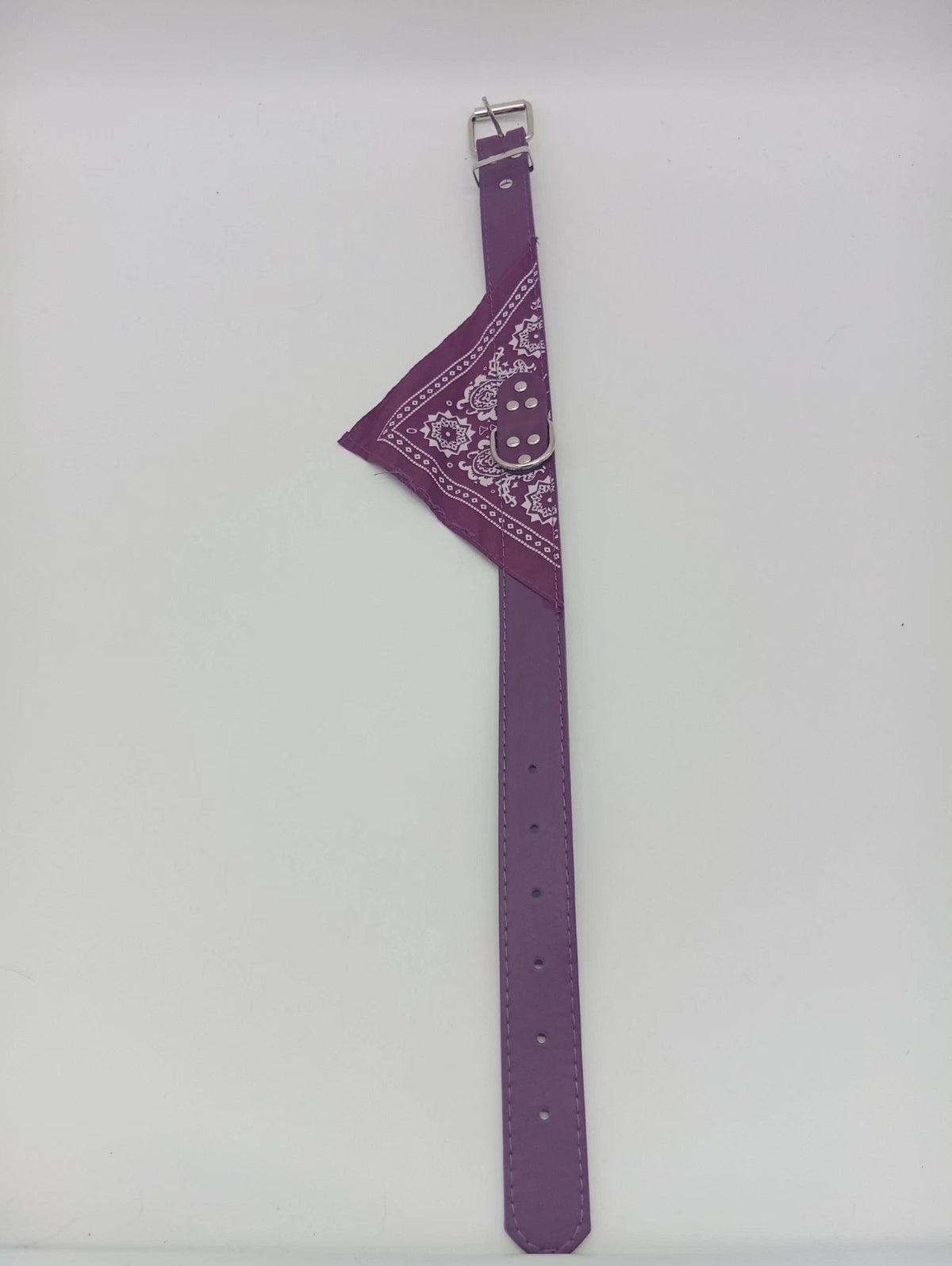 Collier bandana violet foncé pour chien – Taille 58 cm